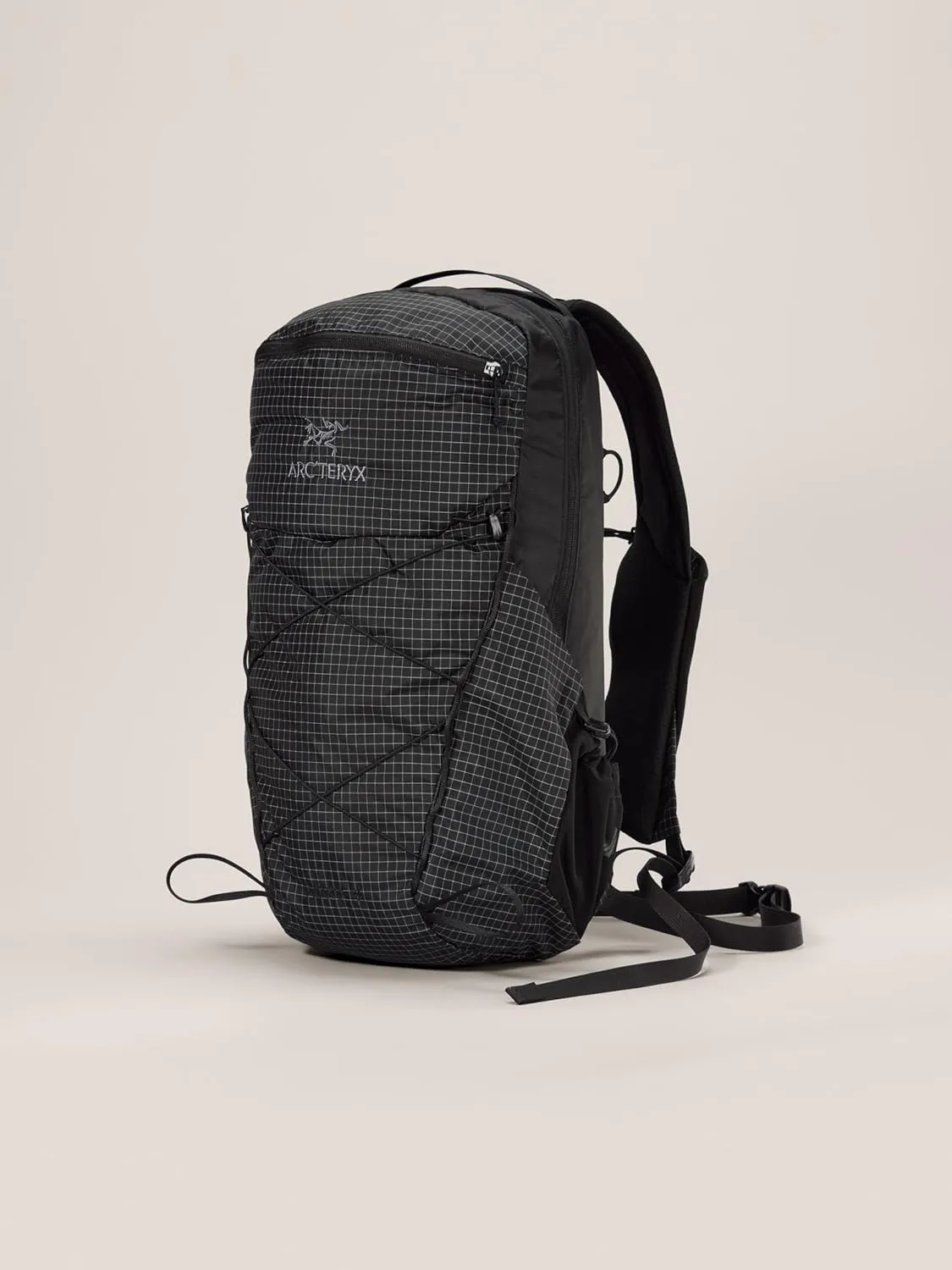 Arc'teryx Aerios 18 Backpack | Ultralight 18L Daypack with a Customizable Fit - Redesign | Black, Regular