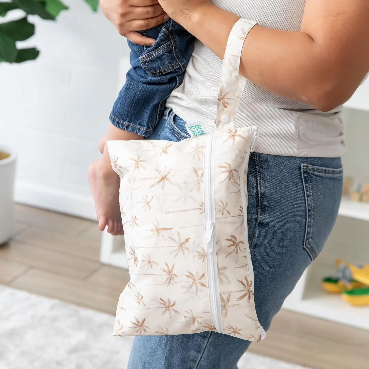 Bumkins Waterproof Wet Bag and Wet Dry Clutch Bags for Baby, Travel, Swim Suit, Cloth Diapers, Pump Parts, Pool, Gym Clothes, Toiletry, Hook to Stroller, Daycare, Zip Packing Pouch, 2-pk Palm Trees