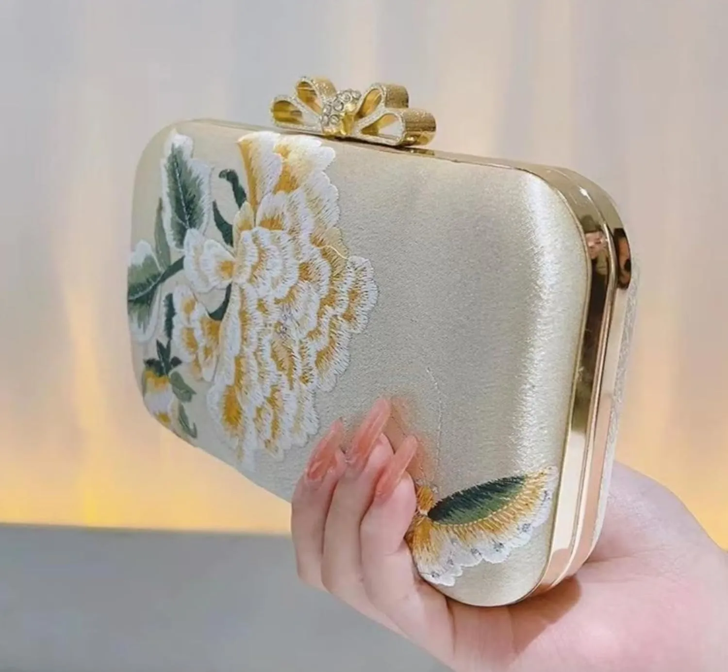 Women Embroidered Bag Silk Shoulder Bag Rectangle Handbag Crossbody Bag for Wedding Party Banquet